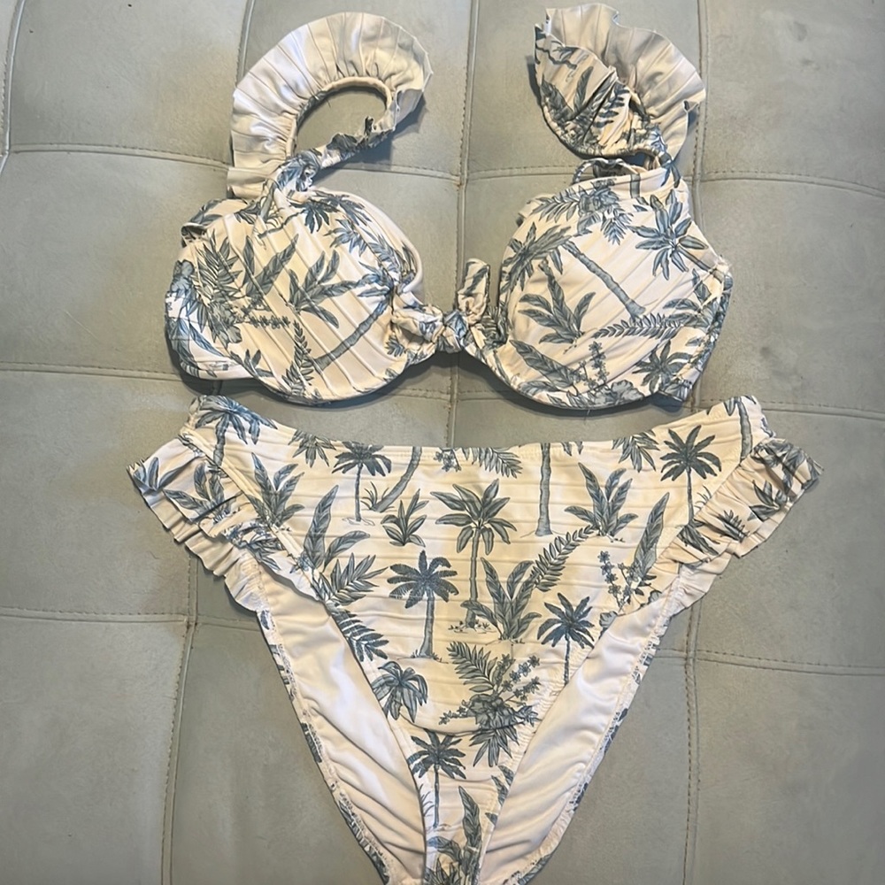Show Me Your Mumu Palm Bikini Top